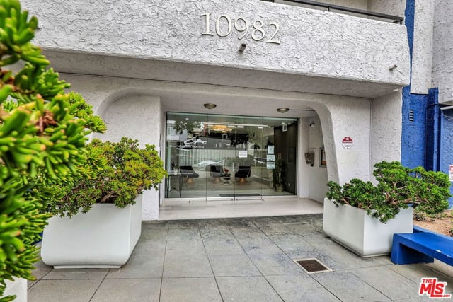 10982 Roebling Avenue 522, Los Angeles, CA 90024 — photo 12 of 29