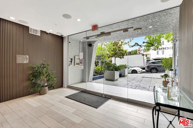 10982 Roebling Avenue 522, Los Angeles, CA 90024 — photo 14 of 29