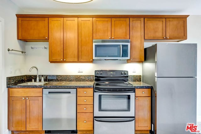10982 Roebling Avenue 522, Los Angeles, CA 90024 — photo 7 of 29
