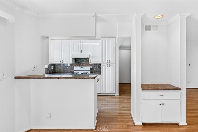 722 E Orange Grove Avenue D, Burbank, CA 91501 — photo 14 of 45