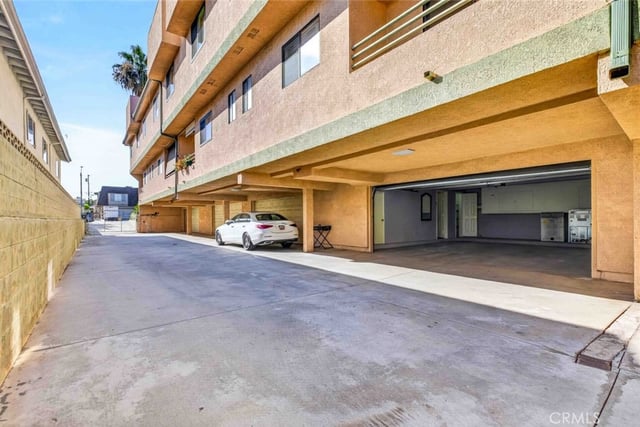 722 E Orange Grove Avenue D, Burbank, CA 91501 — photo 3 of 45