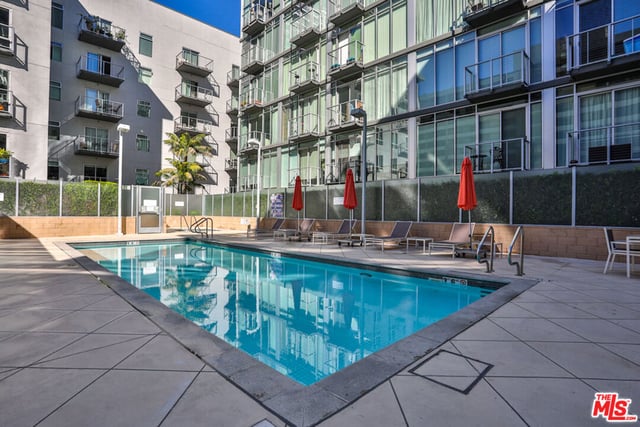 645 W 9th Street 201, Los Angeles, CA 90015 — photo 8 of 52