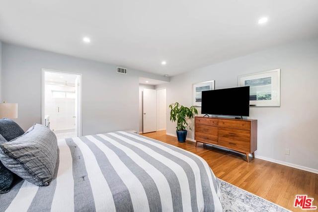 3331 Longridge Avenue, Sherman Oaks, CA 91423 — photo 30 of 43