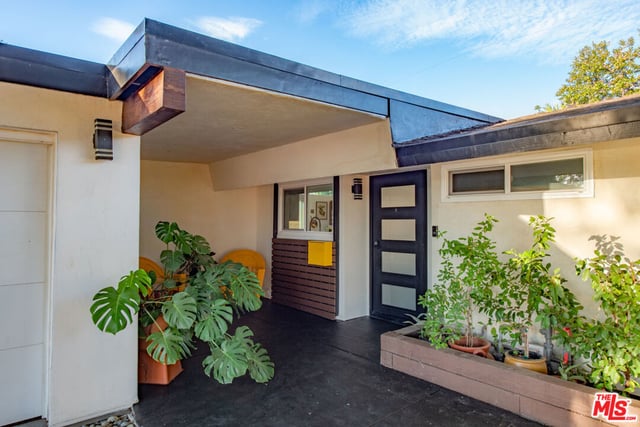 6504 Rhea Avenue, Los Angeles, CA 91335 — photo 3 of 57