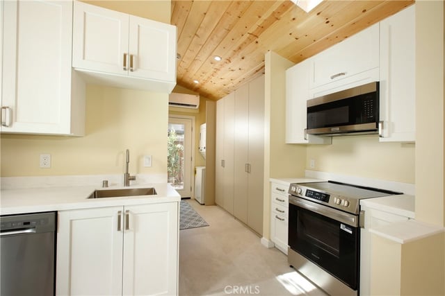 4643 Vantage Avenue, Valley Village, CA 91607 — photo 37 of 48