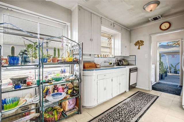 14351 Martha, Van Nuys, CA 91401 — photo 10 of 24
