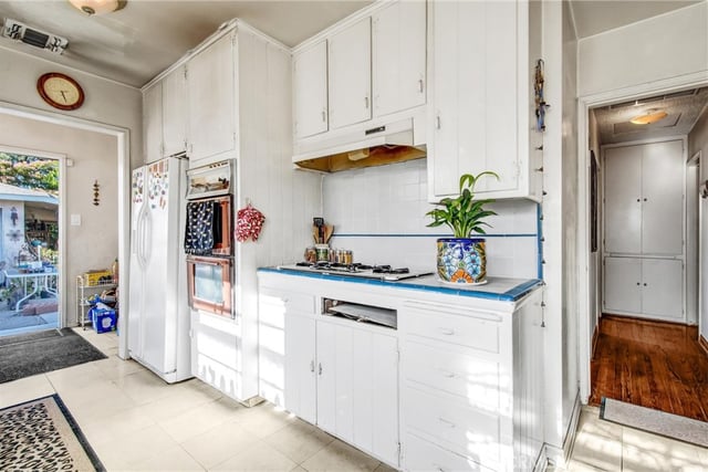 14351 Martha, Van Nuys, CA 91401 — photo 2 of 24