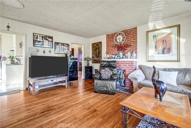 14351 Martha, Van Nuys, CA 91401 — photo 4 of 24