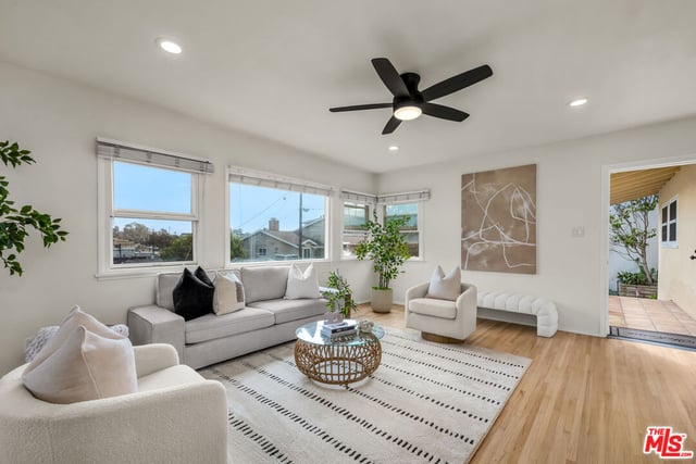 7203 Earldom Avenue, Los Angeles, CA 90293 — photo 9 of 38