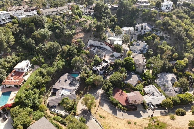 4132 Vanetta Place, Studio City, CA 91604 — photo 2 of 3