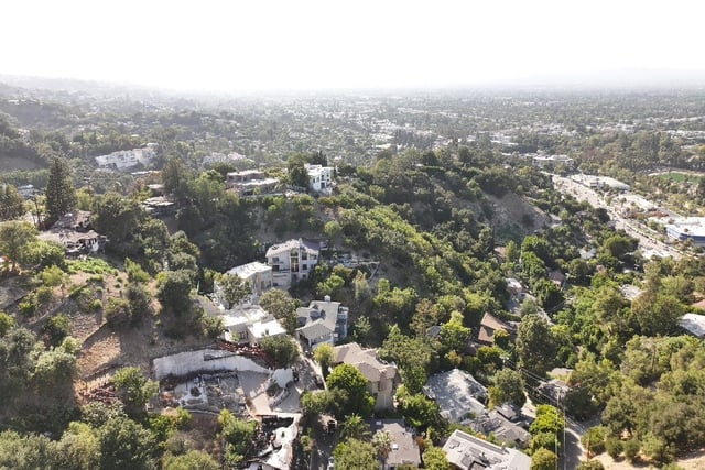 4132 Vanetta Place, Studio City, CA 91604 — photo 3 of 3