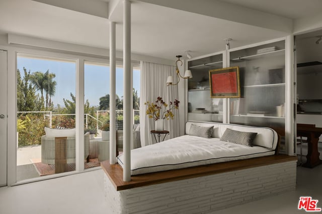 867 Berkeley Street, Santa Monica, CA 90403 — photo 6 of 38