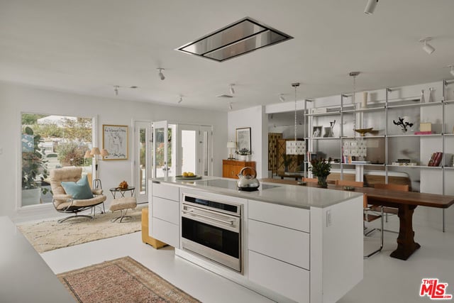 867 Berkeley Street, Santa Monica, CA 90403 — photo 9 of 38