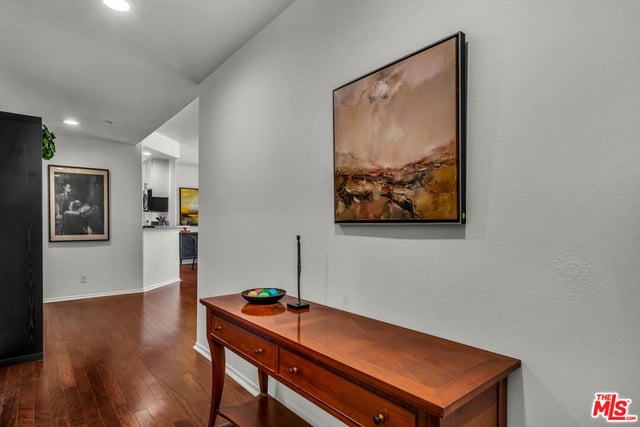 3613 Glendon Avenue 101, Los Angeles, CA 90034 — photo 3 of 18