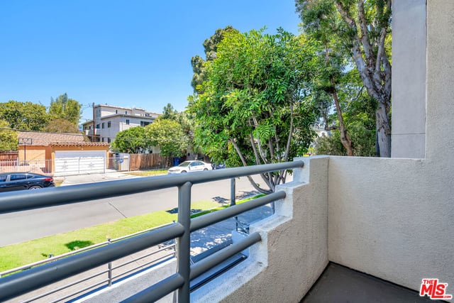 3613 Glendon Avenue 101, Los Angeles, CA 90034 — photo 8 of 18