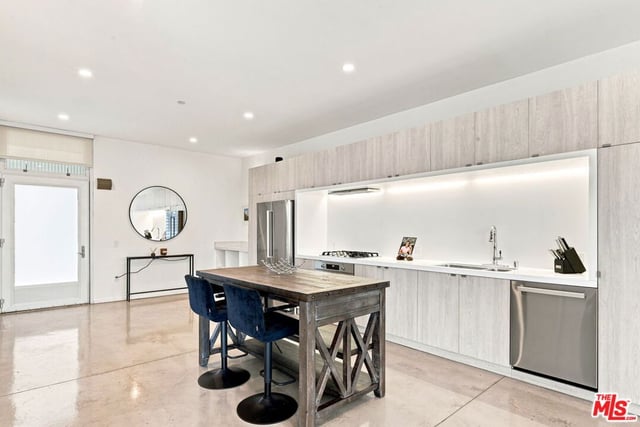 901 Hancock Avenue 201, West Hollywood, CA 90069 — photo 5 of 25
