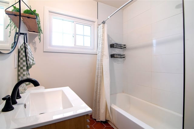4030 Abourne Road A, Los Angeles, CA 90008 — photo 8 of 20