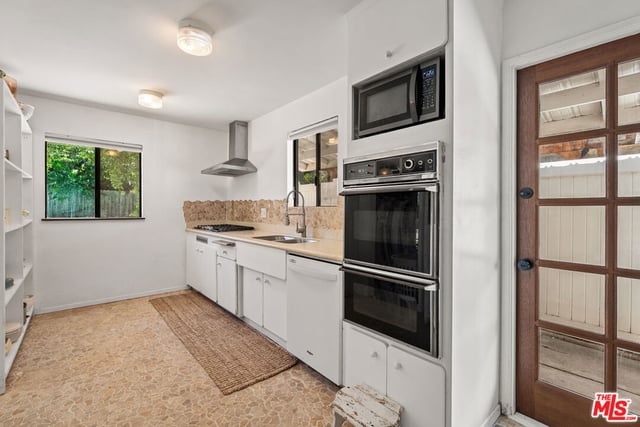 22245 Leadwell Street, Los Angeles, CA 91303 — photo 11 of 23