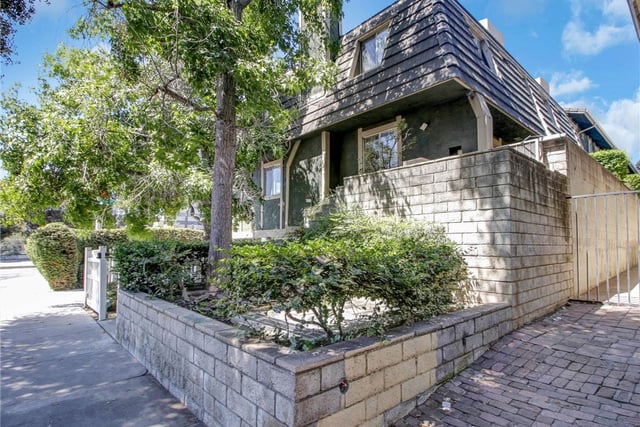 379 N Mentor Avenue 1, Pasadena, CA 91106 — photo 2 of 37