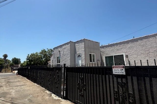 517 W 110th, Los Angeles, CA 90044 — photo 35 of 56