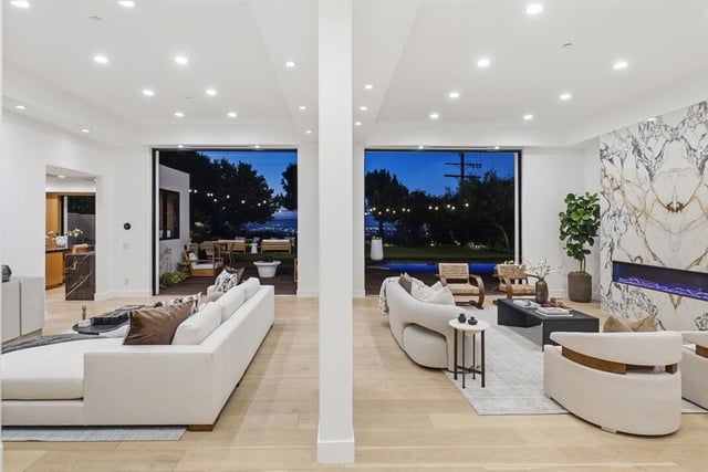 16341 Sloan Drive, Los Angeles, CA 90049 — photo 10 of 31