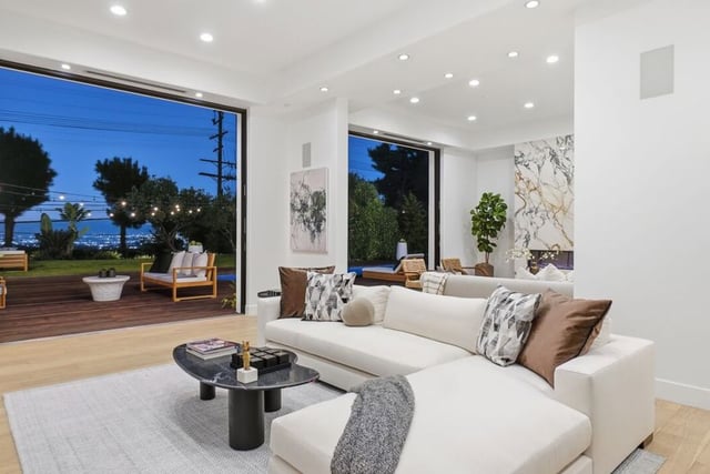 16341 Sloan Drive, Los Angeles, CA 90049 — photo 12 of 31