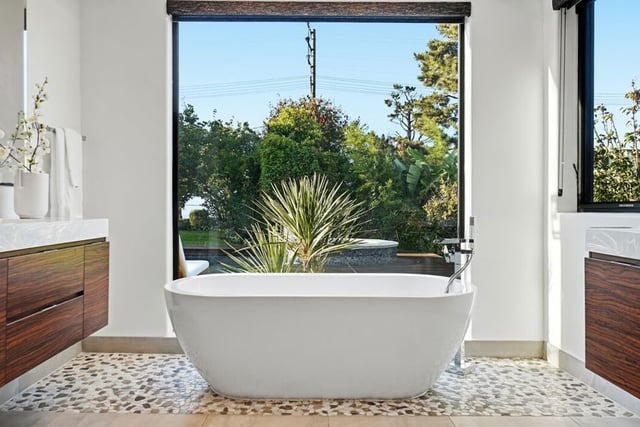 16341 Sloan Drive, Los Angeles, CA 90049 — photo 5 of 31