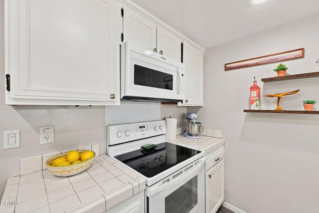 406 Chapala Drive, Camarillo, CA 93010 — photo 9 of 36