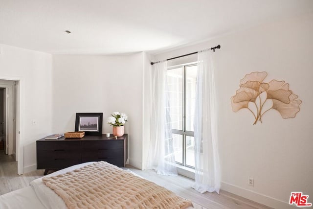 585 N Rossmore Avenue 506, Los Angeles, CA 90004 — photo 6 of 14