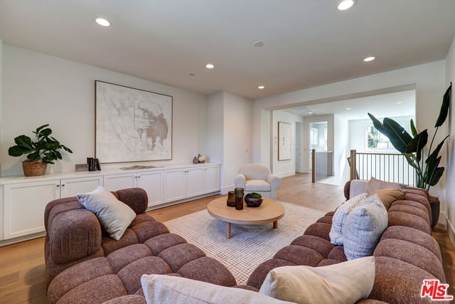 11729 Hartsook Street, Valley Village, CA 91607 — photo 10 of 16
