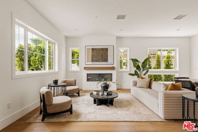 11729 Hartsook Street, Valley Village, CA 91607 — photo 4 of 16