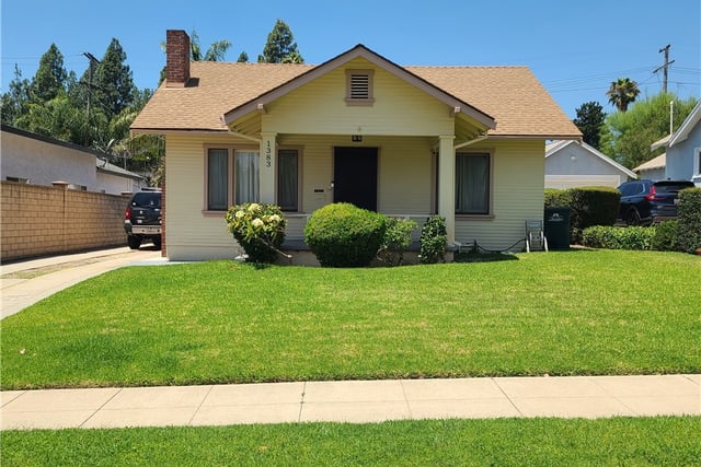 1383 N Oxford, Pasadena, CA 91104 — photo 2 of 34