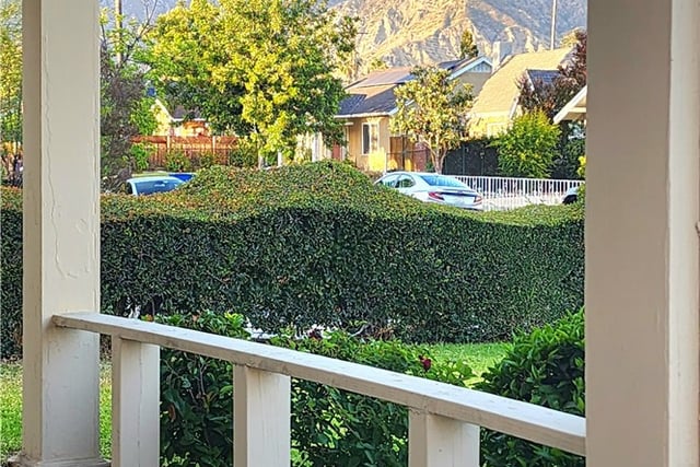 1383 N Oxford, Pasadena, CA 91104 — photo 4 of 34