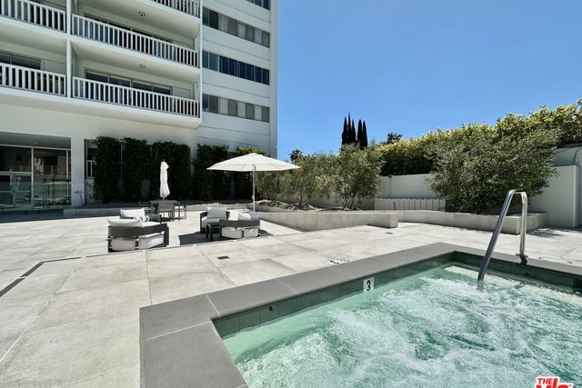 999 N Doheny Drive 408, West Hollywood, CA 90069 — photo 17 of 22