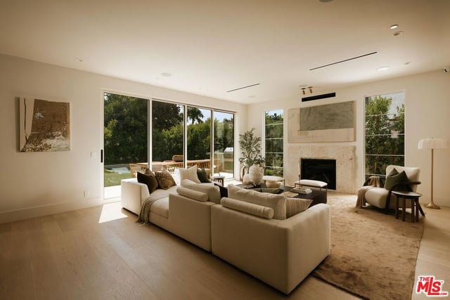 4534 Ethel Avenue, Studio City, CA 91604 — photo 4 of 43