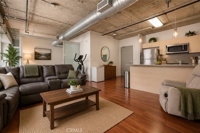 645 W 9th Street 314, Los Angeles, CA 90015 — photo 2 of 20