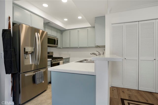 15050 Sherman 180, Los Angeles, CA 91405 — photo 12 of 32