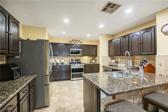 38283 Ranger, Palmdale, CA 93552 — photo 11 of 36