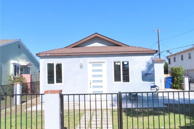 6228 Lemon Ave, Long Beach, CA 90805 — photo 11 of 23