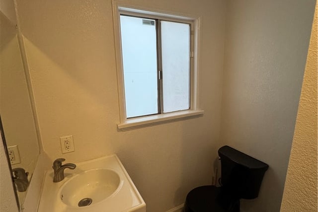 6228 Lemon Ave, Long Beach, CA 90805 — photo 8 of 23