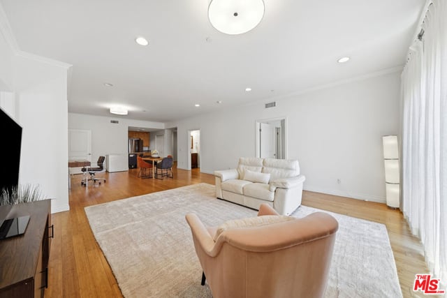 722 S Oxford Avenue 305, Los Angeles, CA 90005 — photo 13 of 30