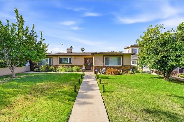 12220 Whitley, Whittier, CA 90601 — photo 2 of 30
