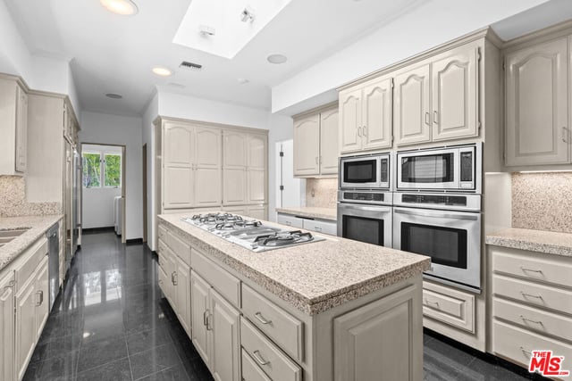 716 N Beverly Drive, Beverly Hills, CA 90210 — photo 14 of 50
