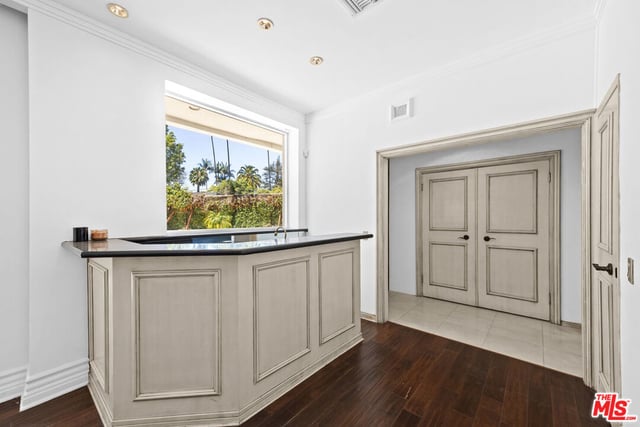 716 N Beverly Drive, Beverly Hills, CA 90210 — photo 16 of 50