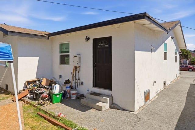 339 E 103 Street, Los Angeles, CA 90003 — photo 12 of 17