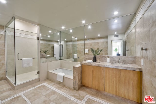 339 N Palm Drive 201, Beverly Hills, CA 90210 — photo 20 of 35