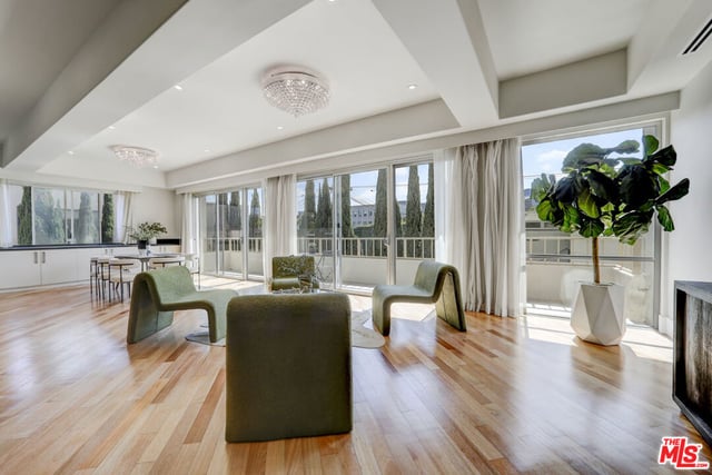 339 N Palm Drive 201, Beverly Hills, CA 90210 — photo 6 of 35