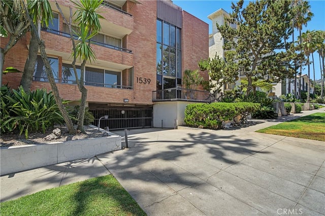 1539 N Laurel Avenue 202, Los Angeles, CA 90046 — photo 25 of 35