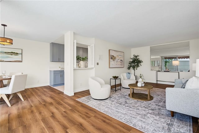 1539 N Laurel Avenue 202, Los Angeles, CA 90046 — photo 3 of 35