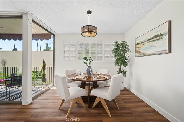 1539 N Laurel Avenue 202, Los Angeles, CA 90046 — photo 4 of 35
